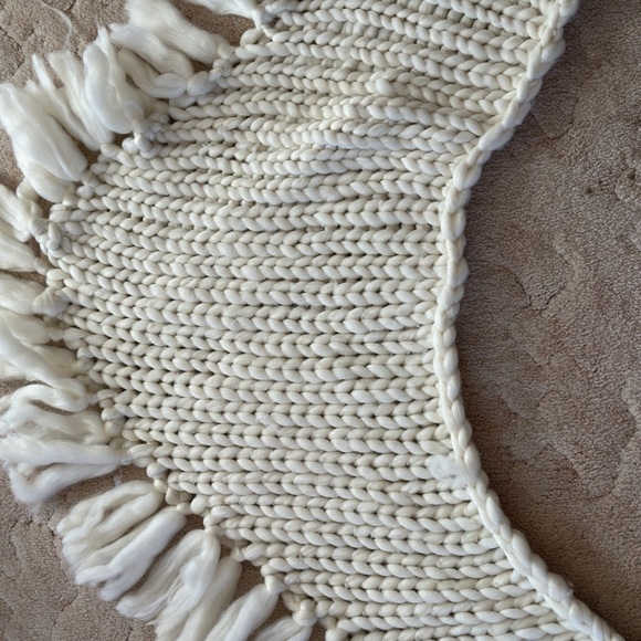 Anthropologie Ivory Chunky Knit Tassel Wrap - Picture 4 of 8